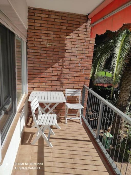 Coqueto Alojamiento Con Banera De Hidromasaje Tarragona Exterior foto